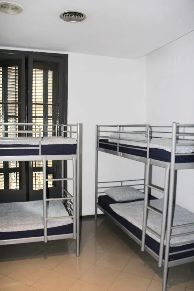 Alternative Creative Youth Hostel Barcelona